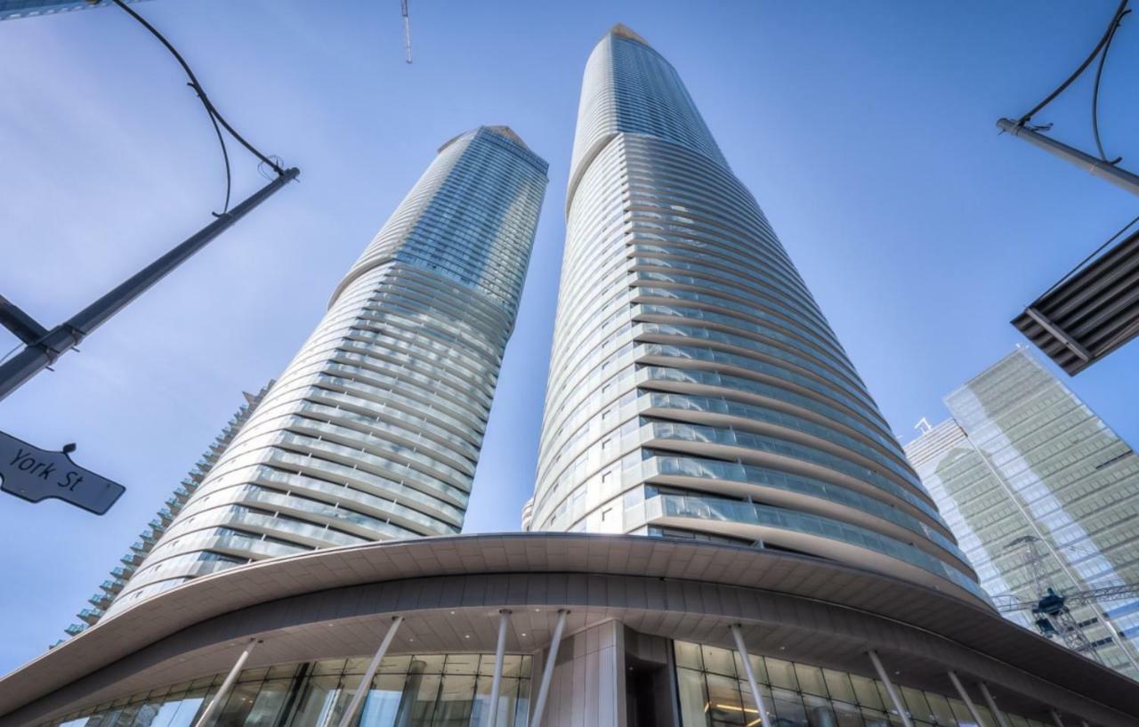 Sarkar Suites - Entertainment District تورونتو المظهر الخارجي الصورة