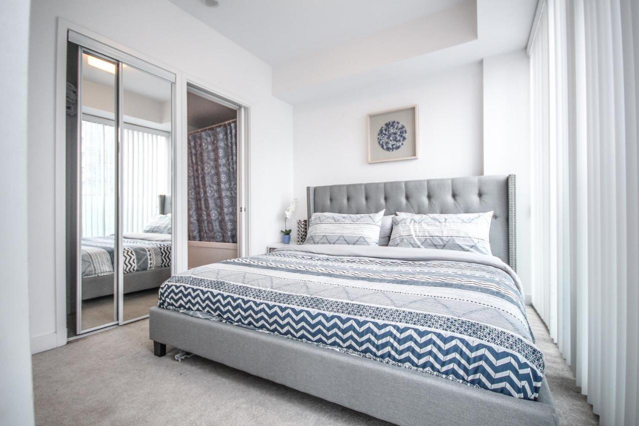 Sarkar Suites - Entertainment District تورونتو المظهر الخارجي الصورة