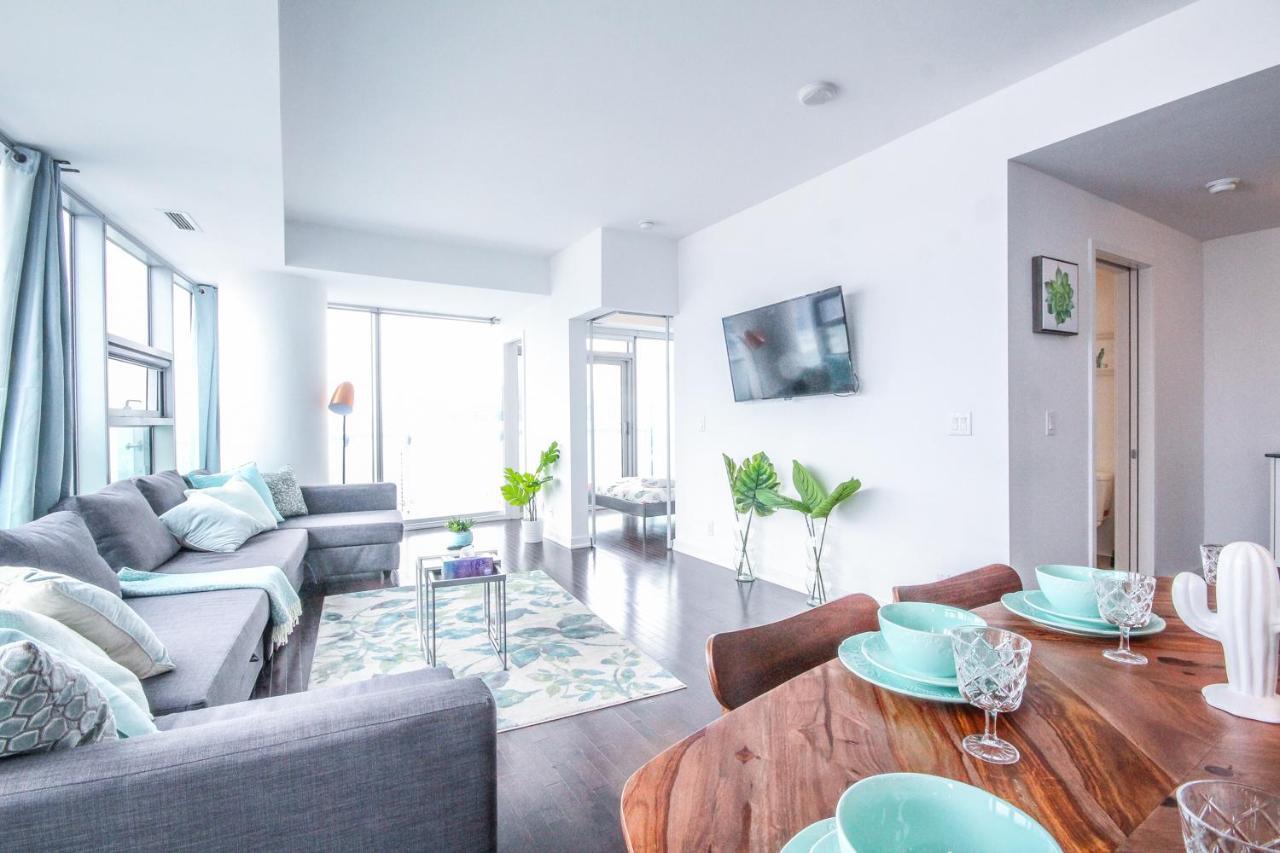 Sarkar Suites - Entertainment District تورونتو المظهر الخارجي الصورة