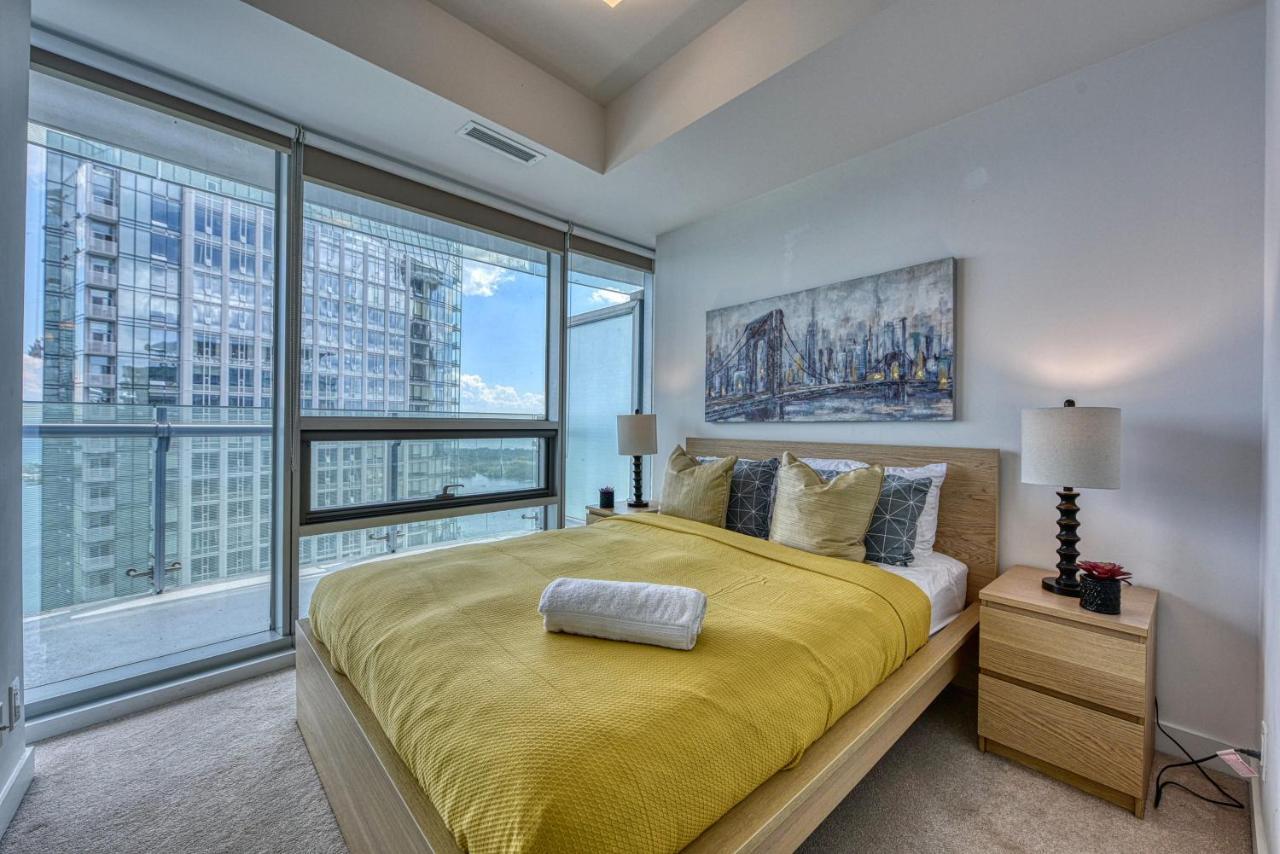 Sarkar Suites - Entertainment District تورونتو المظهر الخارجي الصورة