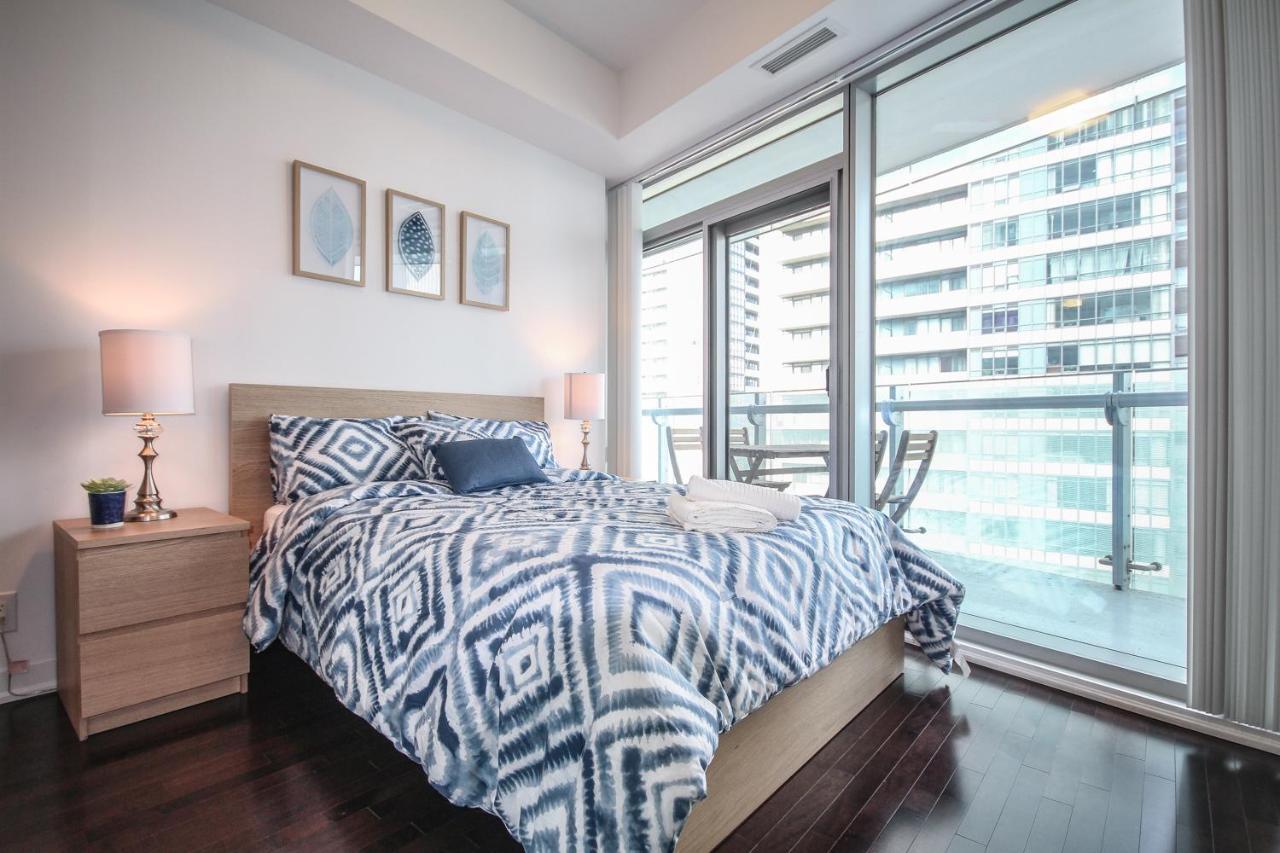 Sarkar Suites - Entertainment District تورونتو المظهر الخارجي الصورة